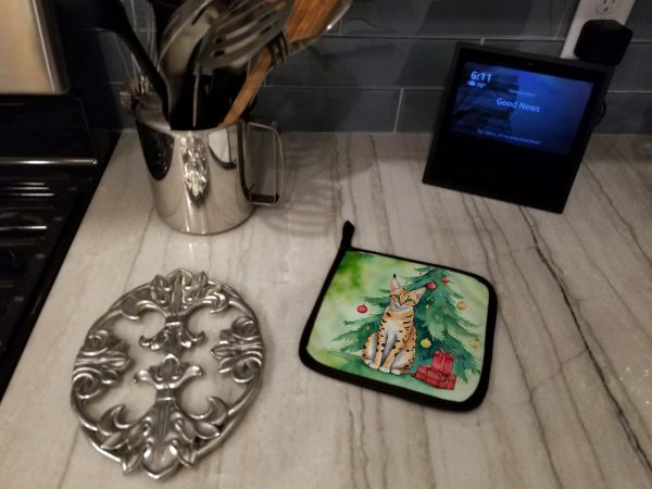 Serengeti Cat By the Christmas Tree Pair of Pot Holders Supply - Image 3
