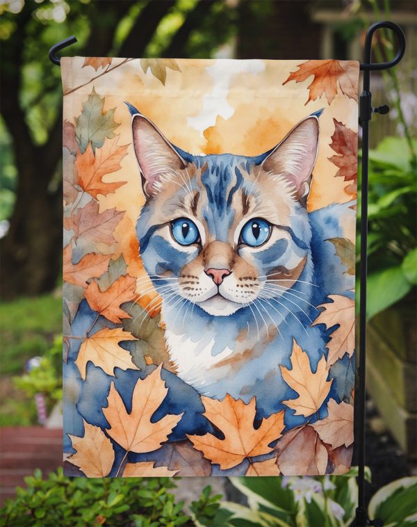 Ojos Azules Fall Garden Flag - Cat in Fall Leaves - Cat-Themed Seasonal Yard Decor Fashion - Image 3