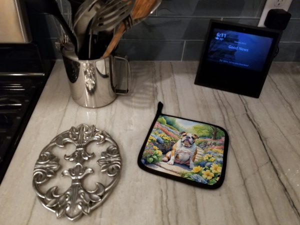 English Bulldog Spring Path Pair of Pot Holders Online Hot Sale - Image 3