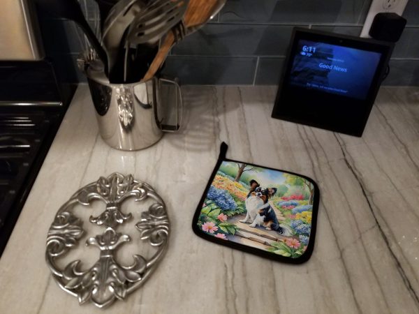 Papillon Spring Path Pair of Pot Holders Hot on Sale - Image 3